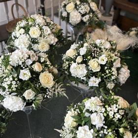 fwthumbtable dec white and green.jpg